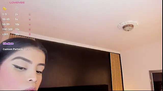 sweetsofia18 online show from November 22, 2025, 11:26 pm