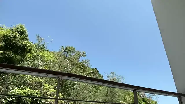 Leylah Linda online show from April 12, 2026, 6:18 am