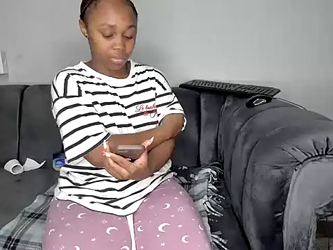 Pearl 00 online show from December 22, 2025, 6:49 pm