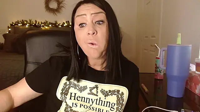 AlyssiaAmoreXO online show from November 17, 2025, 6:46 pm