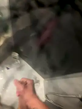 lescro95  online show from November 11, 2025, 11:05 pm