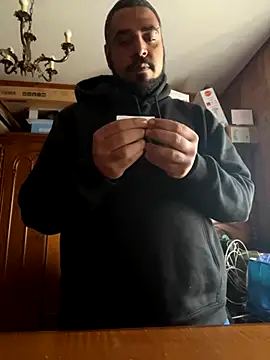 Dikkiduohottt online show from November 26, 2025, 2:18 pm