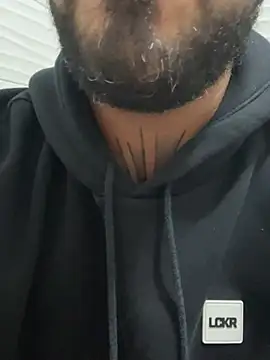 Snapshot of Dikkiduohottt chatting on February 8, 2026, 8:34 pm Dikkiduohottt online show from February 8, 2026, 8:34 pm