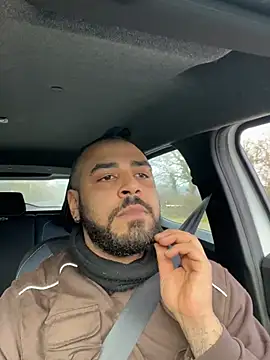 Snapshot of Dikkiduohottt chatting on February 27, 2026, 3:23 pm Dikkiduohottt online show from February 27, 2026, 3:23 pm