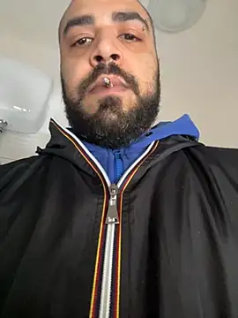 Snapshot of Dikkiduohottt chatting on March 12, 2026, 9:37 am Dikkiduohottt online show from March 12, 2026, 9:37 am