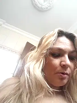 MalorySweet online show from March 14, 2025, 6:18 pm