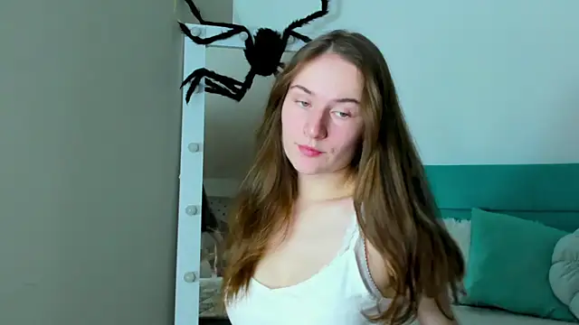 L1ittle kitty  online show from November 8, 2025, 6:35 am