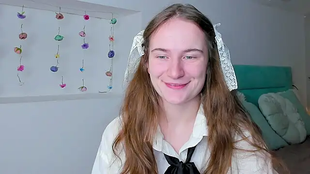 L1ittle kitty  online show from November 16, 2025, 6:41 am