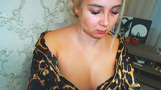 DolphinDreams online show from November 12, 2025, 12:38 pm