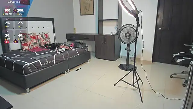 valeria hurtado online show from February 14, 2025, 3:54 am