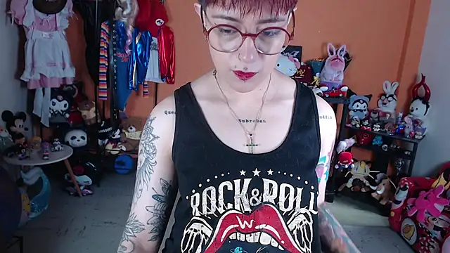 MissMiia2 online show from July 11, 2026, 1:14 pm