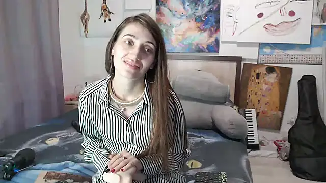 Iren online show from March 19, 2025, 7:38 pm