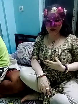 Snapshot of Raja_Ranii chatting on January 5, 2025, 3:23 pm Raja Ranii online show from January 5, 2025, 3:23 pm