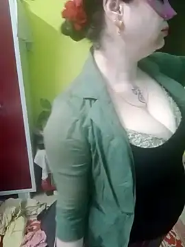 Snapshot of Raja_Ranii chatting on January 22, 2025, 1:11 pm Raja Ranii online show from January 22, 2025, 1:11 pm