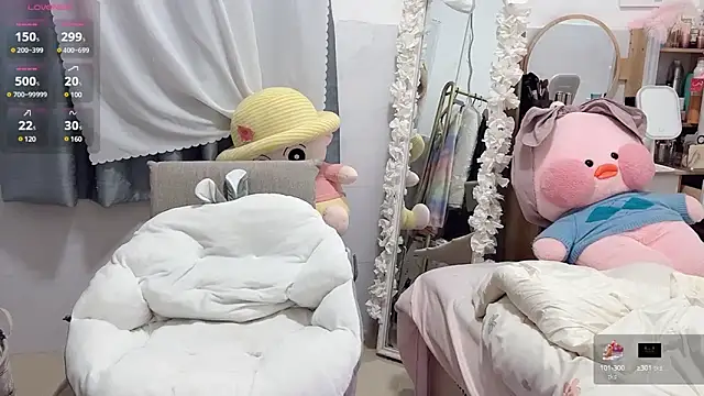 Carly 1 online show from March 6, 2025, 8:08 am