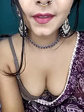 Snapshot of Diamond_queeen chatting on December 28, 2024, 10:23 pm Diamond queeen online show from December 28, 2024, 10:23 pm