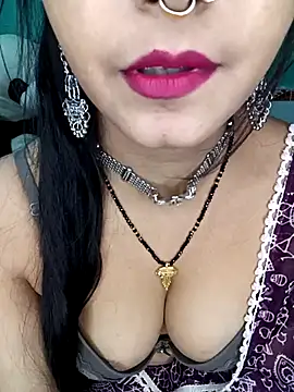 Snapshot of Diamond_queeen chatting on February 15, 2025, 11:36 pm Diamond queeen online show from February 15, 2025, 11:36 pm