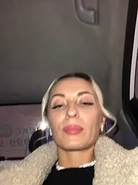 Diamond Bunny  online show from January 14, 2025, 6:28 pm