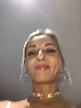 Diamond Bunny  online show from February 19, 2025, 4:00 pm