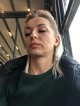 Diamond Bunny  online show from March 19, 2025, 2:57 pm