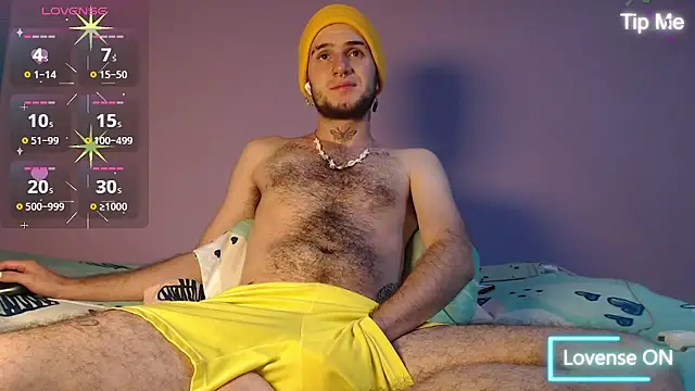 Snapshot of Dante_Bear_ chatting on October 11, 2025, 9:24 pm Dante Bear  online show from October 11, 2025, 9:24 pm