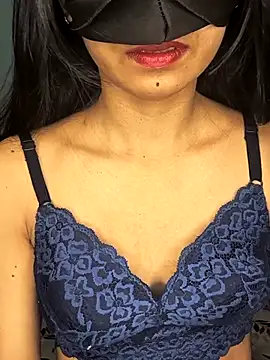 cute simmy0 online show from May 6, 2026, 2:11 pm