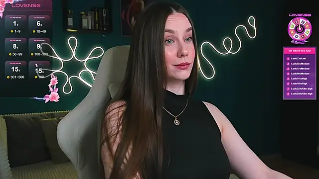 Snapshot of katie_taylorr chatting on October 15, 2025, 10:32 pm katie taylorr online show from October 15, 2025, 10:32 pm
