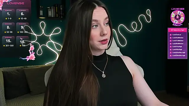 Snapshot of katie_taylorr chatting on October 17, 2025, 10:23 pm katie taylorr online show from October 17, 2025, 10:23 pm