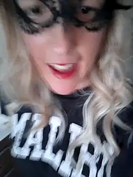 Snapshot of Hexe12346 chatting on January 7, 2026, 3:14 pm Hexe12346 online show from January 7, 2026, 3:14 pm