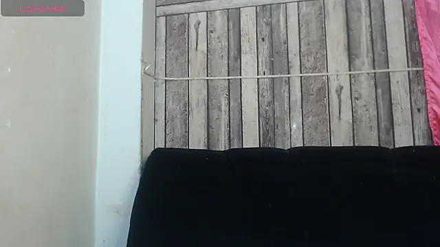 rosa pretty online show from December 5, 2025, 9:40 am