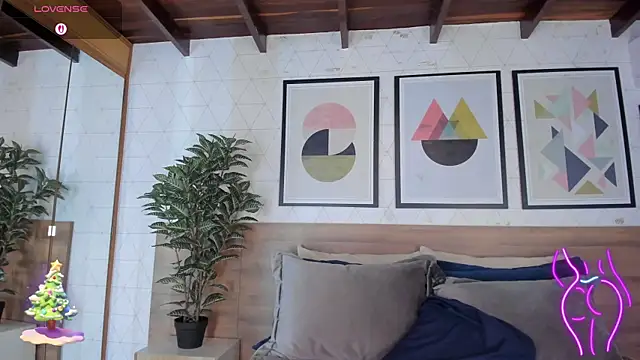 MiaKay1 online show from December 19, 2025, 3:35 am