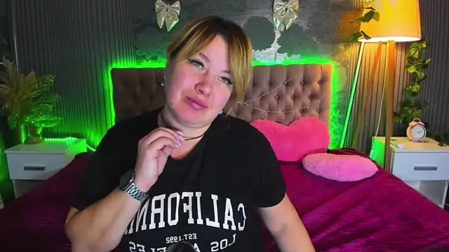 CurlyDreams online show from February 14, 2026, 5:48 am