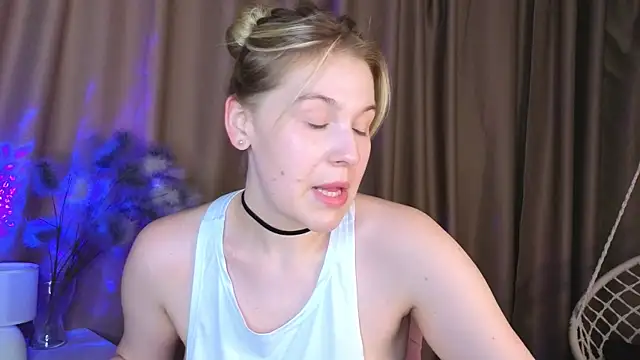 Snapshot of Colleen_Blake chatting on July 7, 2026, 5:06 pm Colleen Blake online show from July 7, 2026, 5:06 pm