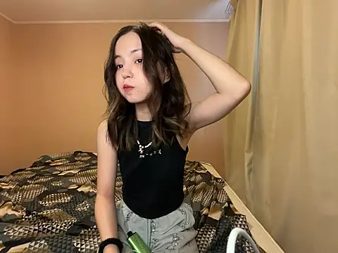 Snapshot of lalallalalaa- chatting on January 15, 2025, 6:01 am lalallalalaa- online show from January 15, 2025, 6:01 am