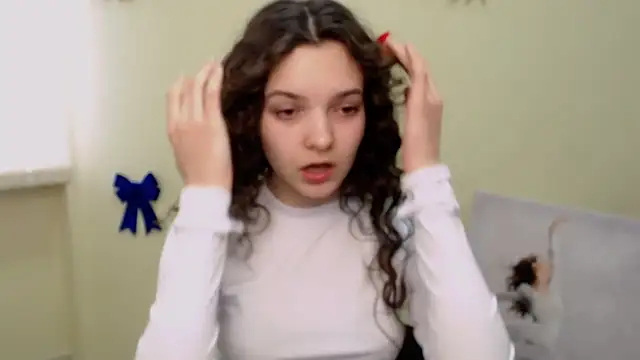  SusieSu  online show from February 23, 2025, 9:44 am