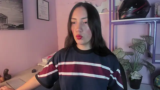 Scarlett  Fox   online show from April 6, 2026, 11:33 am