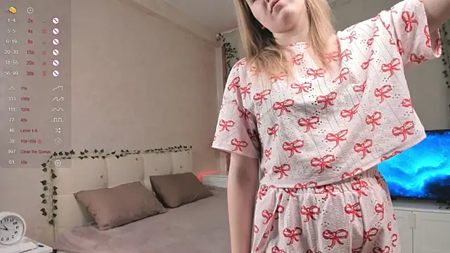 RexanneBlincoe online show from December 15, 2024, 1:13 am