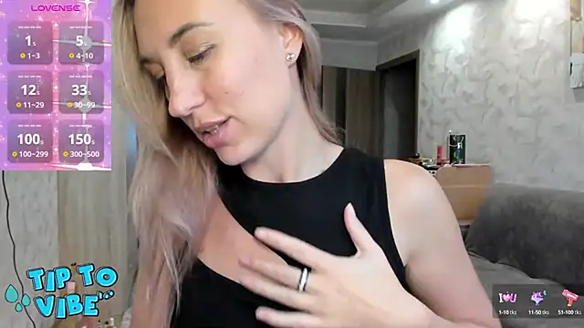 lady Nati online show from December 13, 2024, 12:50 pm