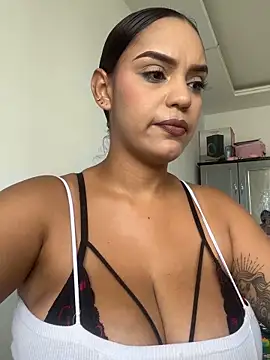 Sara-77 online show from May 14, 2026, 5:31 pm