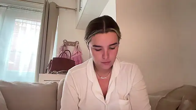 maisiesmithx online show from October 29, 2025, 3:25 pm