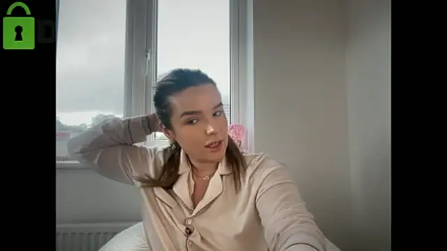 maisiesmithx online show from February 6, 2026, 2:42 pm