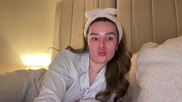 maisiesmithx online show from April 2, 2026, 12:52 am