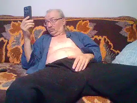 Snapshot of loverboyxxx69 chatting on January 29, 2025, 2:30 am loverboyxxx69 online show from January 29, 2025, 2:30 am