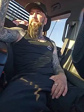 Snapshot of Beardedtattood chatting on June 27, 2026, 10:42 am Beardedtattood online show from June 27, 2026, 10:42 am