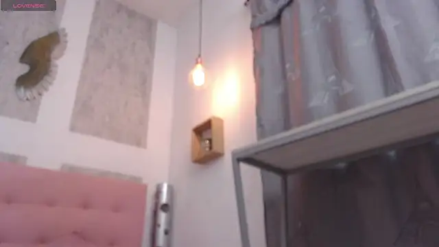 zhamira 21 online show from May 28, 2026, 8:06 pm