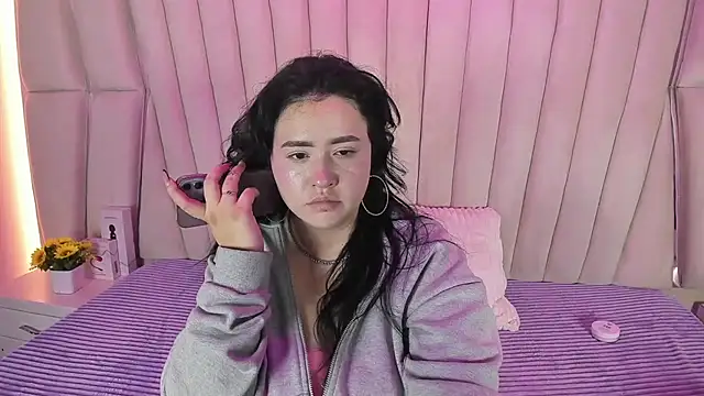 Victoria Rossy online show from July 7, 2026, 10:47 pm