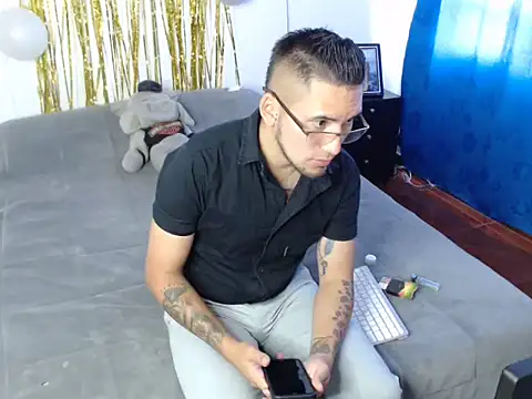 Jeiison duf online show from December 2, 2025, 7:31 pm