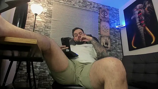 Snapshot of Ethan_Castellano chatting on July 3, 2026, 11:55 pm Ethan Castellano online show from July 3, 2026, 11:55 pm