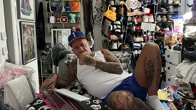 joeytatts66 online show from March 24, 2026, 1:32 am