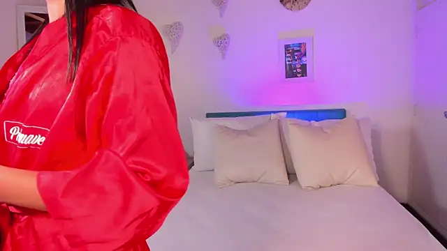 natali henao online show from December 27, 2024, 5:05 pm